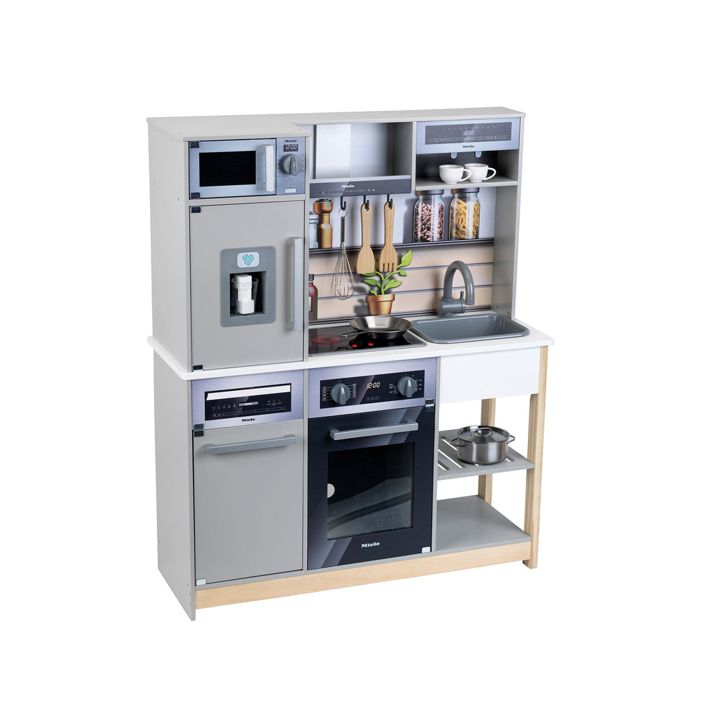 "Family" Wooden Kitchen