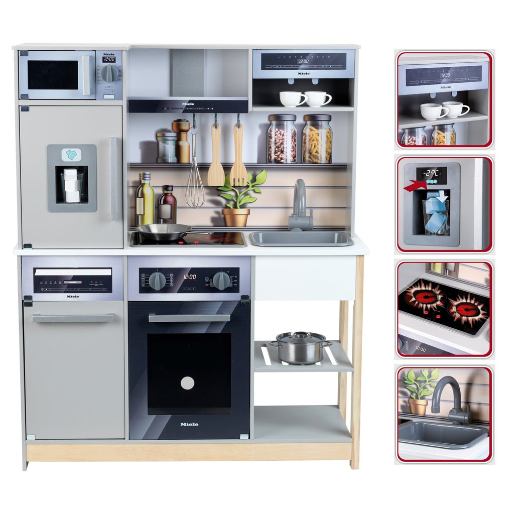 "Family" Wooden Kitchen