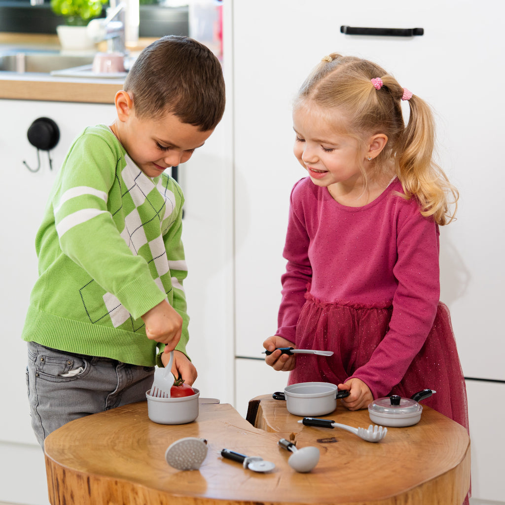 Pots and Kitchen Accessories